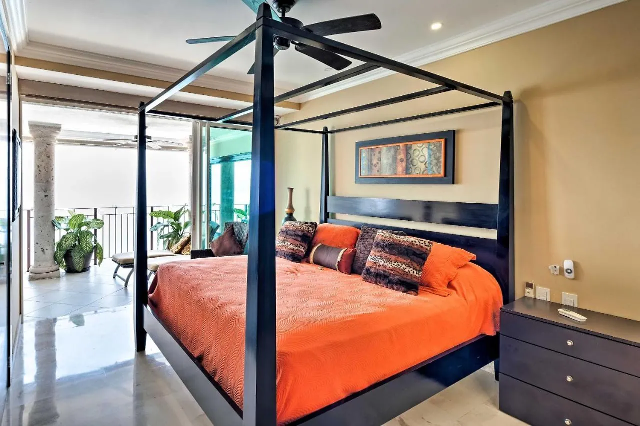 Beachfront Resort Condo With Wraparound Balcony! Puerto Vallarta Apartment