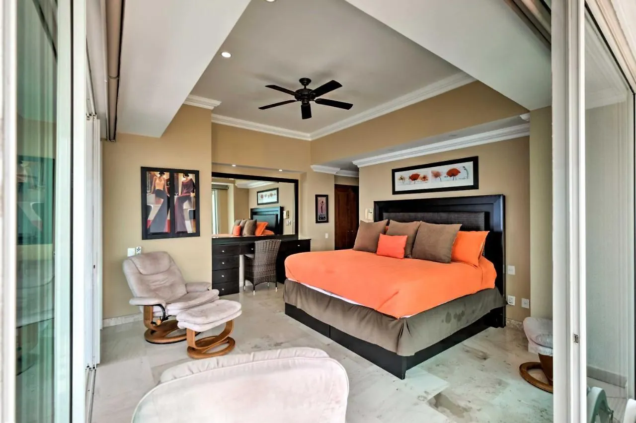 Beachfront Resort Condo With Wraparound Balcony! Puerto Vallarta Apartment